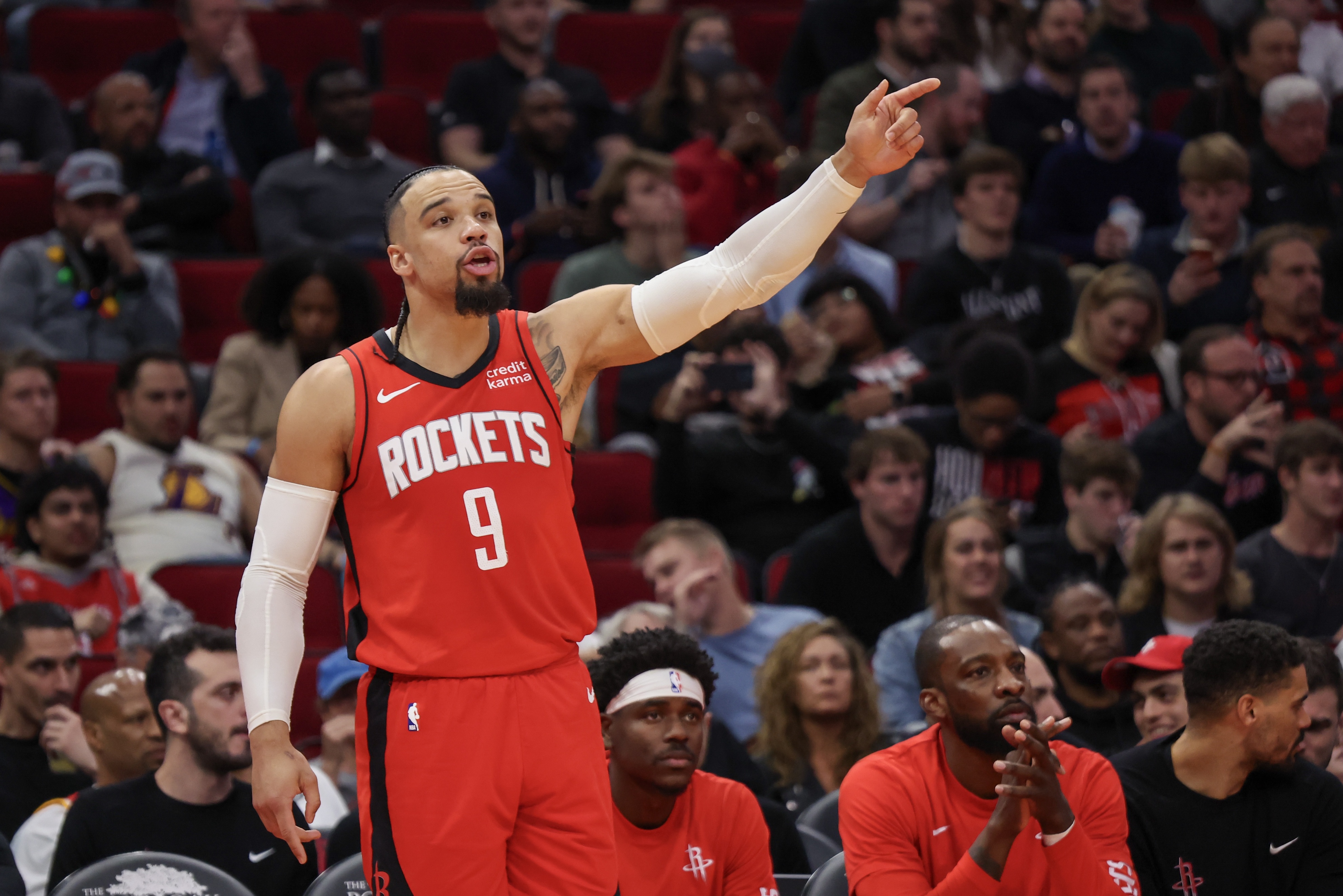 NBA总决赛转会期再迎强敌，多伦多猛龙刷新队史纪录，主帅态度：气氛紧张，高层口径保持一致的简单介绍